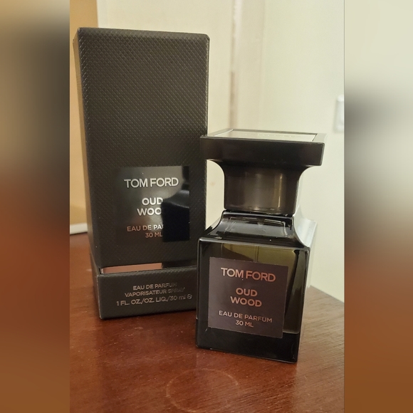 **SOLD** TOM FORD Oud wood perfume edp 30ML - Picture 1 of 6